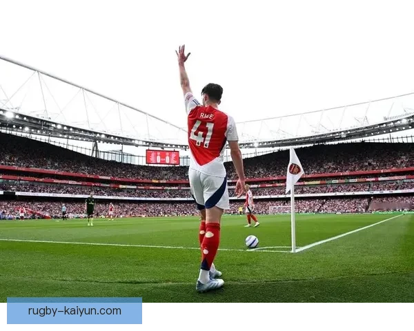 赖斯拦截能力持续提升，成为球队中场防守的重要屏障